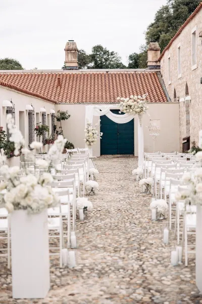 All-White Romance in Historic Maškovića Han