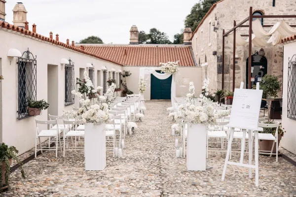 All-White Romance in Historic Maškovića Han