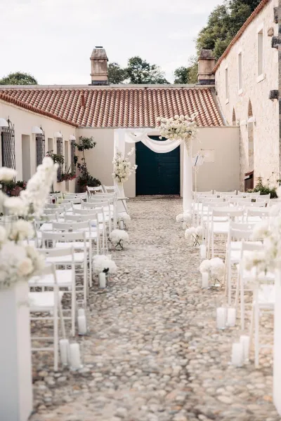 All-White Romance in Historic Maškovića Han